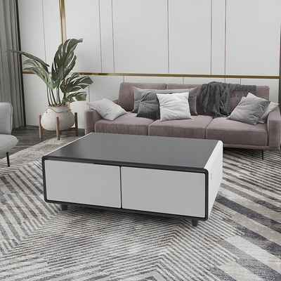 Faltbarer, nicht mehr funktionsfähiger, moderner Mini-Smart-Kühlschrank mit drahtlosem Laden