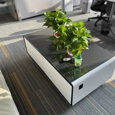 100-149L Kapazität Smart Kühlschrank mit drahtlosem Aufladen und USB Typ-C Port Tisch