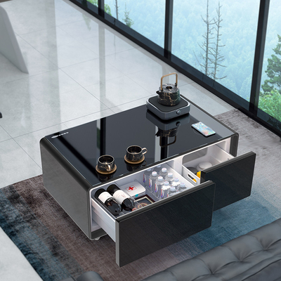 Wohnzimmer Schwarzer Smart-Tisch mit kleinem Kühlschrank und drahtlosem Laden